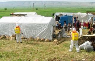 Mevsimlik tarım işçilerinin çadırları dezenfekte...