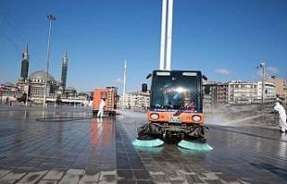 Meydan ve sokaklar mesai başlangıcına hazır hale...