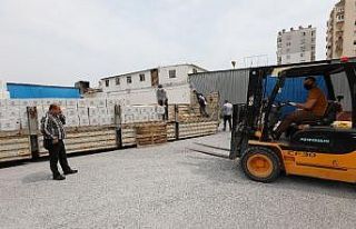 Mezitli’de gıda ve hijyen paketleri dağıtılmaya...