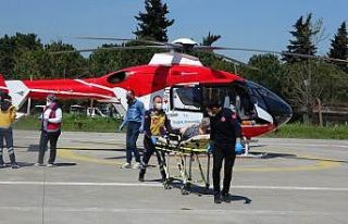 Mide kanaması geçiren yaşlı adam ambulans helikopterle...