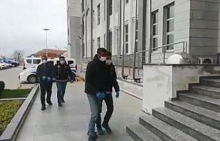 Montun gizli ceplerine esrar zulalayan şahıslar...