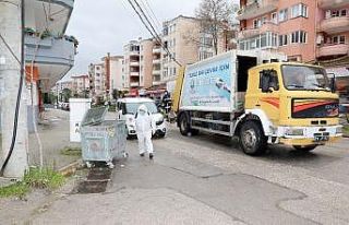Mudanya’da çöp konteynerleri dezenfekte ediliyor