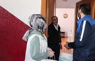 Müdür Gür emekli öğretmenlerle görüştü