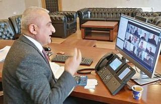 Müdür Gür, telekonferansla toplantı yaptı