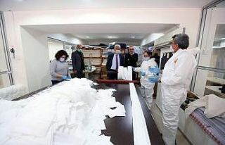 Muğla Büyükşehir maske üretmeye devam ediyor