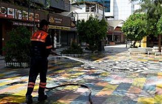 Muratpaşa dezenfekte olmaya devam ediyor