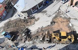 Muş Belediyesinin asfalt çalışmaları sürüyor