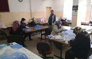 Nallıhan Halk Eğitim Merkezi maske dikimine başladı