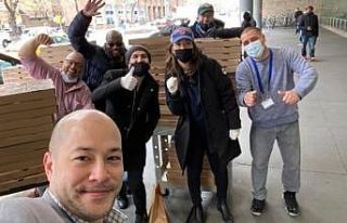 New York’un Türk pizzacısı Hakkı Akdeniz, evsizlere...