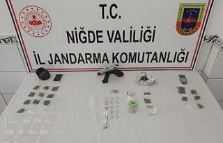 Niğde’de uyuşturucu satıcısı 2 kişi tutuklandı
