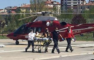 Odun kesmek isterken kolunu kesti