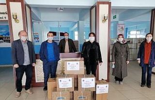 Öğretmen ve velilerden ihtiyaç sahiplerine yardım...
