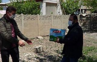 Öğretmenler ihtiyaç sahibi aileleri unutmadı