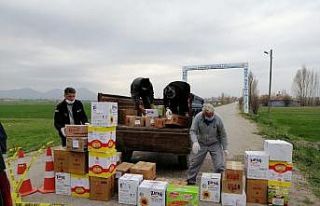 Öğretmenlerden karantinadaki mahalle için yardım...