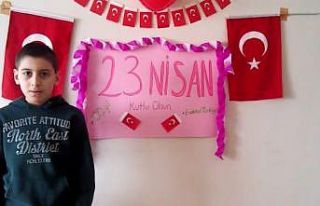 Okula gidemeyen özel çocuklar 23 Nisan’ı evlerinde...