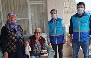 Onikişubat Belediyesi’nden yaşlılara doğum günü...