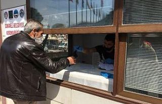 Osmaneli Belediyesi ürettiği maskeleri ücretsiz...