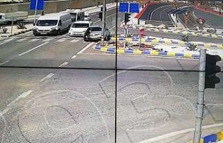 Otomobilin yayaya çarpıp metrelerce savurduğu kaza...