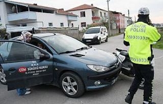 Otomobille elektrikli bisiklet çarpıştı: 1 yaralı