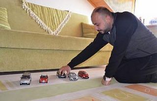 Oyuncak araba koleksiyonuna servet harcadı