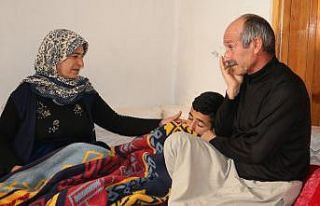 (Özel) Atın çiftesi ile çenesi kırılan çocuk...