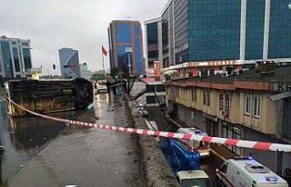 (Özel) Bağcılar’da sıradışı kaza: 4 yaralı