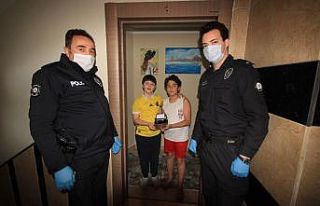 Özel çocuğun doğum günü pastası polisten