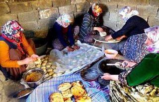 (Özel) Hakkari’de korona virüs tandır ekmeğine...