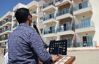 (ÖZEL) Sokağa çıkamayan huzurevi sakinlerinin...