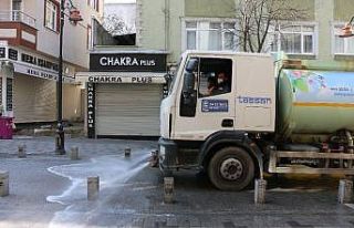 Özlem çarşısı temizlenip dezenfekte edildi