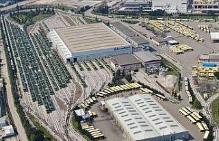 Park halindeki binlerce otobüs ve metro vagonu havadan...