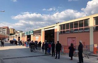 Pazar kuyruğu yaklaşık 500 metreyi buldu