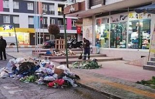 Pazar yeri dezenfekte edildi