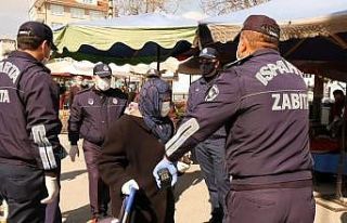 Pazara alınmayan yaşlı kadının alışverişini...