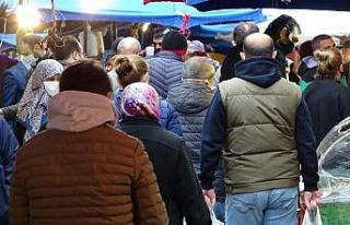 Pazarda son saatler yoğunluğu