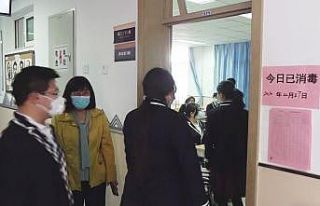 Pekin’de 50 bin lise öğrencisi ders başı yaptı