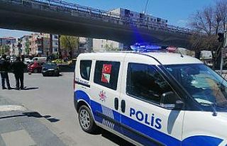 Perte çıkan araçtan hafif yaralı kurtuldu