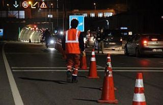 Polis ekipleri uygulama noktaları kurdu; İzmir’e...