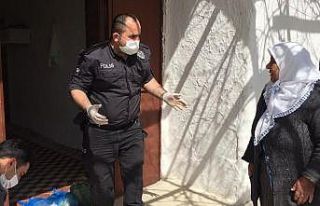 Polis ekipleri yaşlıların ihtiyaçlarını karşılıyor