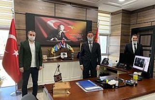 Polis Haftasını ‘siper maske’ hediye ederek...