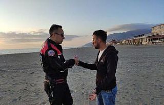 Polis sahillerde denetim yaptı