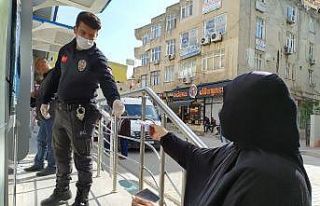 Polisten, Suriyeli vatandaşlara ATM desteği