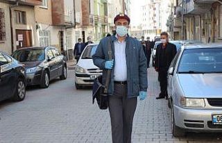 Postacıların maske dağıtımına destek