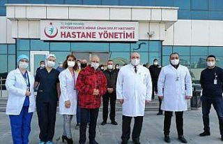 Prof Dr. Oğuz Özyaral, Covid-19’u yenerek taburcu...