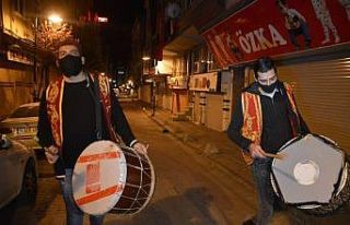 Ramazan- ı Şerif’in ilk sahurunda davulcular,...