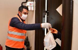 Ramazan’da ihtiyaç sahiplerine sıcak yemek servisi