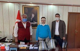 Rehber öğretmen 3D yazıcı ile siper maske üretti