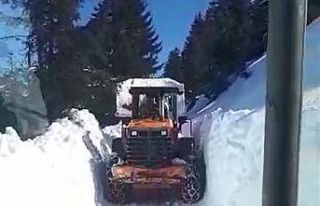 Rize’de yayla yollarında karla mücadele başladı