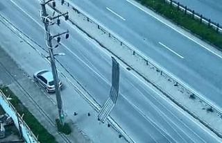 Rize’nin Pazar ilçesinde fırtına çatıları...