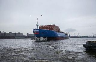 Rosatom, dünyanın en büyük nükleer buzkıranını...